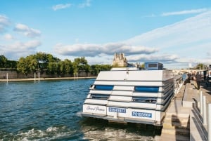 Paris : 3-Course Gourmet Dinner Cruise on Seine River