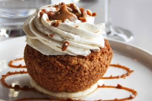 パリ：エッフェル塔のマダム・ブラッスリーでの3コースランチ