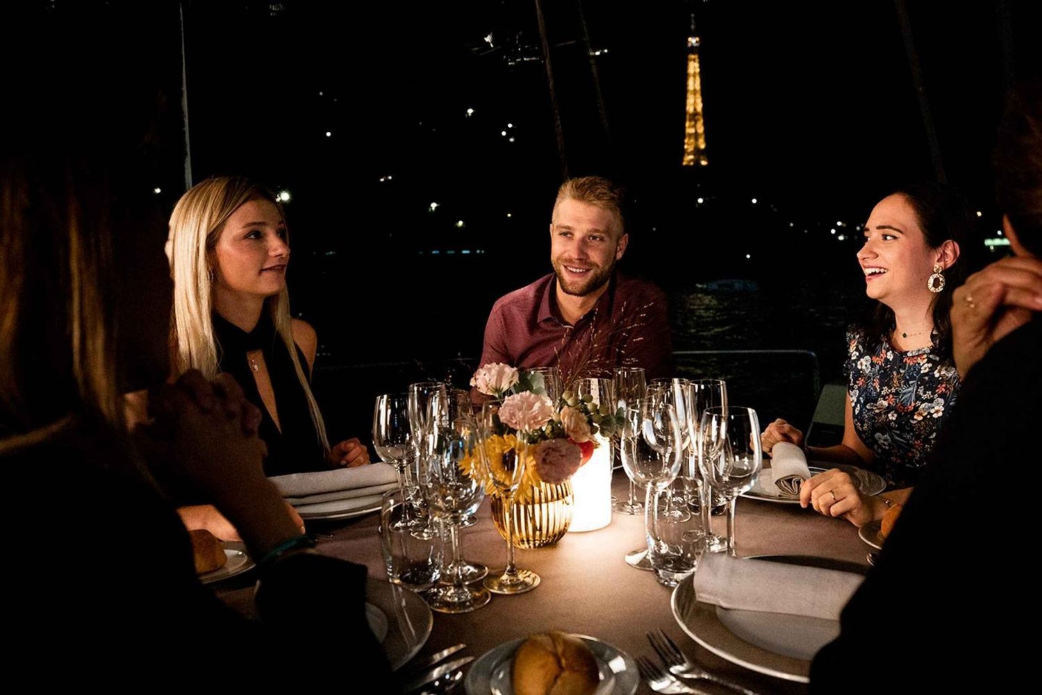 Paris: Seine Cruise in Paris with 5-Course Christmas Dinner