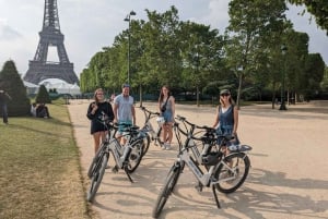 Paris: Afternoon E-Bike Guided Small Group Tour