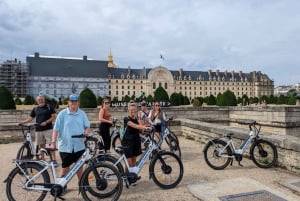 Paris: Afternoon E-Bike Guided Small Group Tour