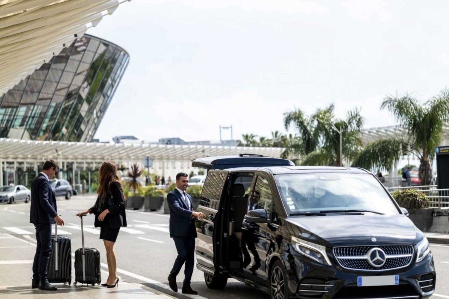 Paris: Privat transport til Charles de Gaulle lufthavn