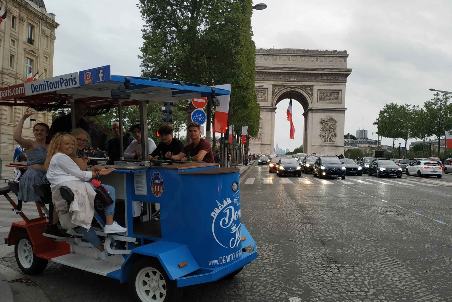 Paris: Beer Bike Bar med drinkar inkluderade