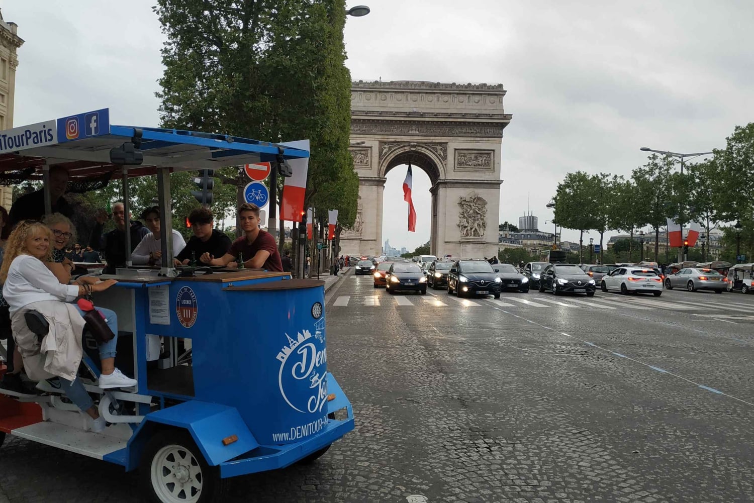Париж: Пивной велобар с напитками в комплекте