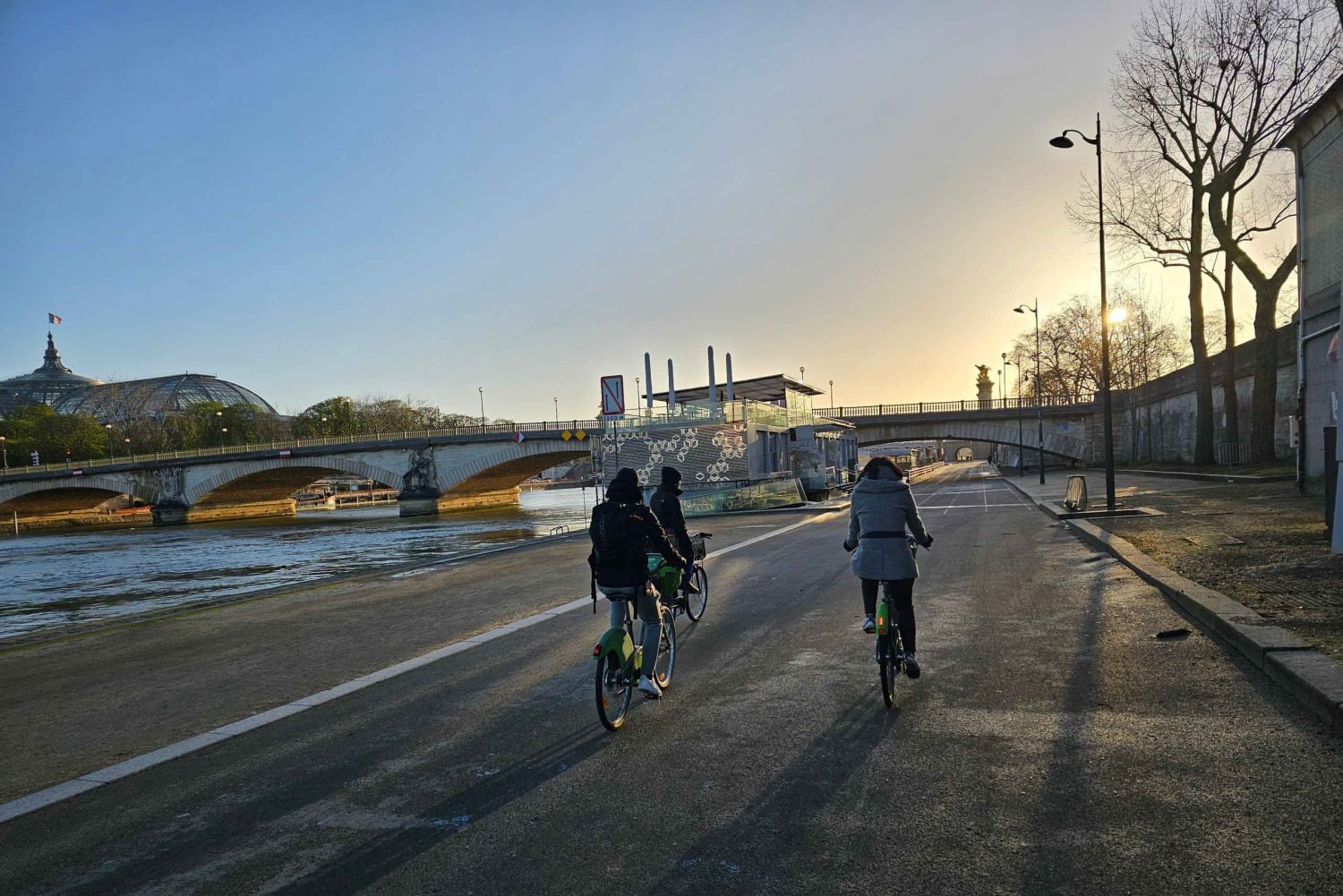 Paris før folkemængderne, cykeltur og morgenmad