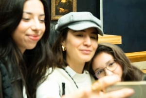 Paris: Best of Louvre Museum Skip-the-Line Guided Tour
