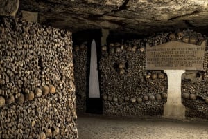 Paris: Catacombs Private Guided Tour