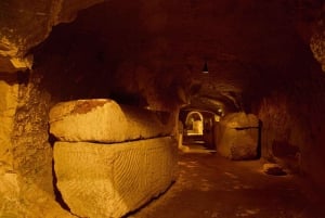 パリのカタコンブ訪問（セルフガイド、移動サービス付き）