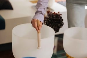 Paris: Champagne tasting accompanied by the sound of quartz bowls