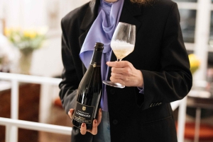 Paris: Champagne tasting accompanied by the sound of quartz bowls