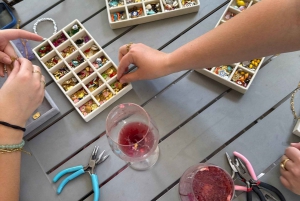 Parijs: Workshop voor het maken van sieraden met charms voor vriendinnen