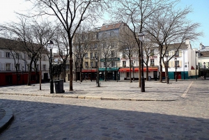 Paris: Charms of Montmartre Guided Walking Tour