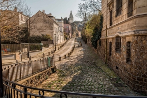 Paris: Charms of Montmartre Guided Walking Tour