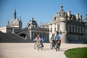 Paris: Chateau of Chantilly Skip-the-Line Entry Ticket