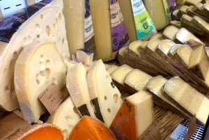 Paris: Cheese and Wine Tasting Experience in Montmartre