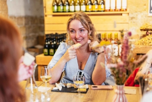 Paris - en ost- och vinprovning Ost- och vinprovning i Montmartre