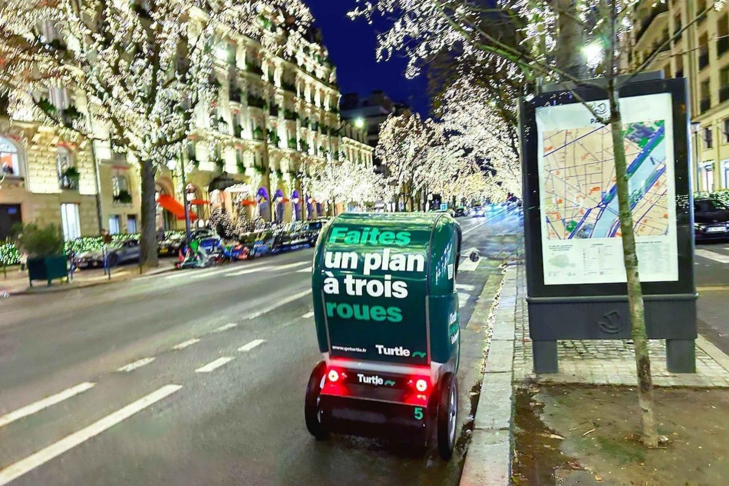 Paris: Christmas Lights Private Tour in a Modern Rickshaw