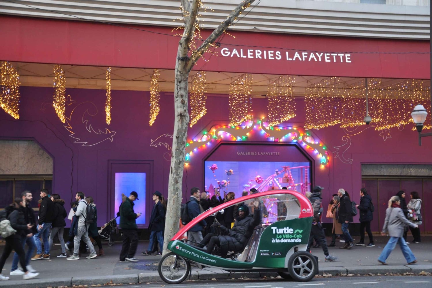 Paris : Visite privée des illuminations de Noël en cyclo-pousse moderne