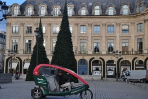 Paris : Visite privée des illuminations de Noël en cyclo-pousse moderne