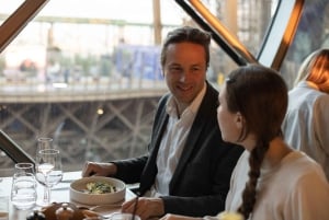 Paris: Almoço de Natal na Torre Eiffel com vista panorâmica