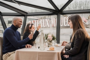 Paris : Christmas Special Lunch Cruise on the Seine River