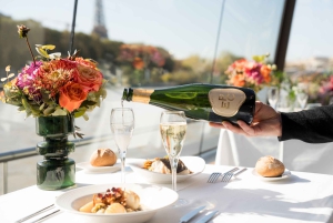 Paris : Christmas Special Lunch Cruise on the Seine River