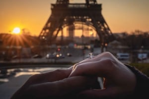 Paris: Cinematic and Fun Photoshoot with a Professional