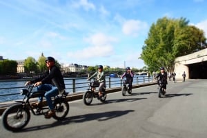 Paris: City Highlights Private Electric Bike Tour with video