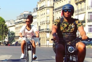 Paris: City Highlights Private Electric Bike Tour with video