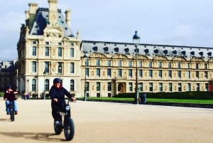 Paris: City Highlights Private Electric Bike Tour with video