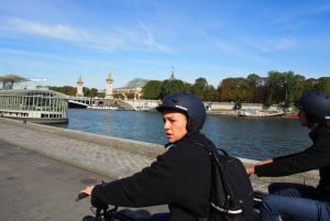 Paris: City Highlights Private Electric Bike Tour with video