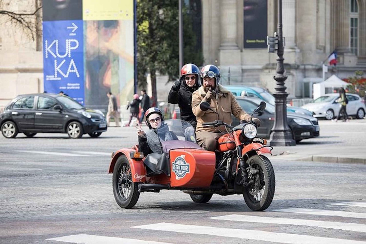 Paris - stadens höjdpunkter Stadsvandring med höjdpunkter i Vintage Sidecar
