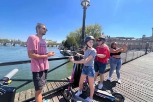 Paris: Small-Group E-Scooter Tour with a Local Guide