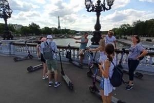 Paris: Small-Group E-Scooter Tour with a Local Guide