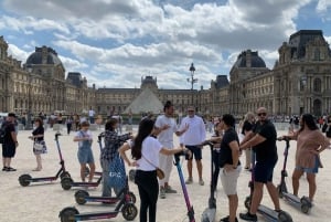 Paris: Small-Group E-Scooter Tour with a Local Guide