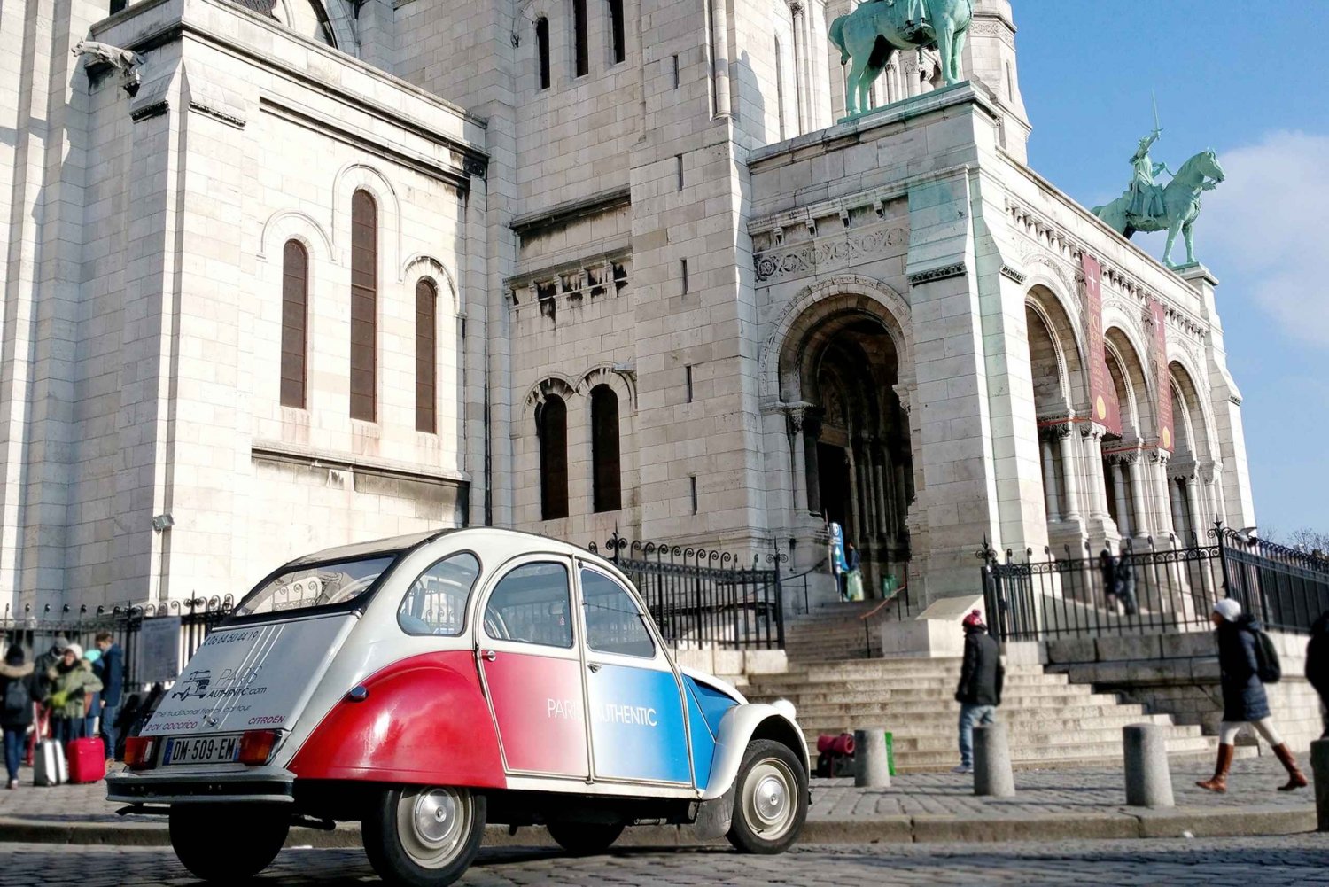 Paris: Classic Sites Tour by Vintage Citroen 2CV