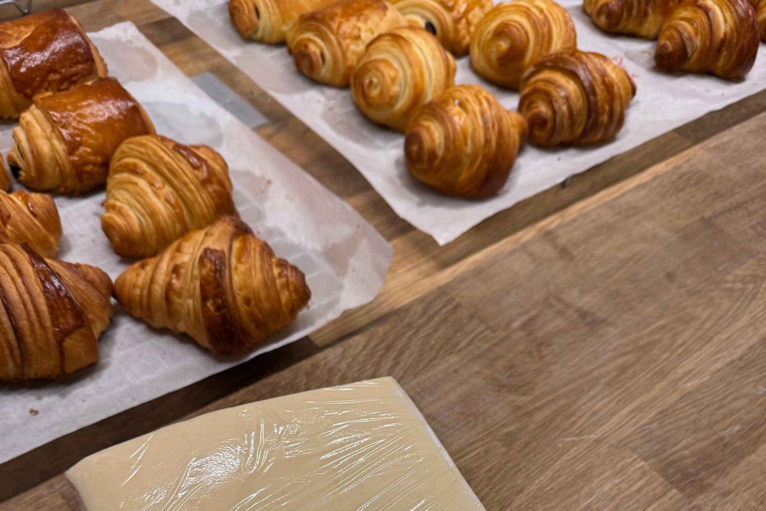 Paris: Croissant Making Class with Champagne by Eiffel Tower