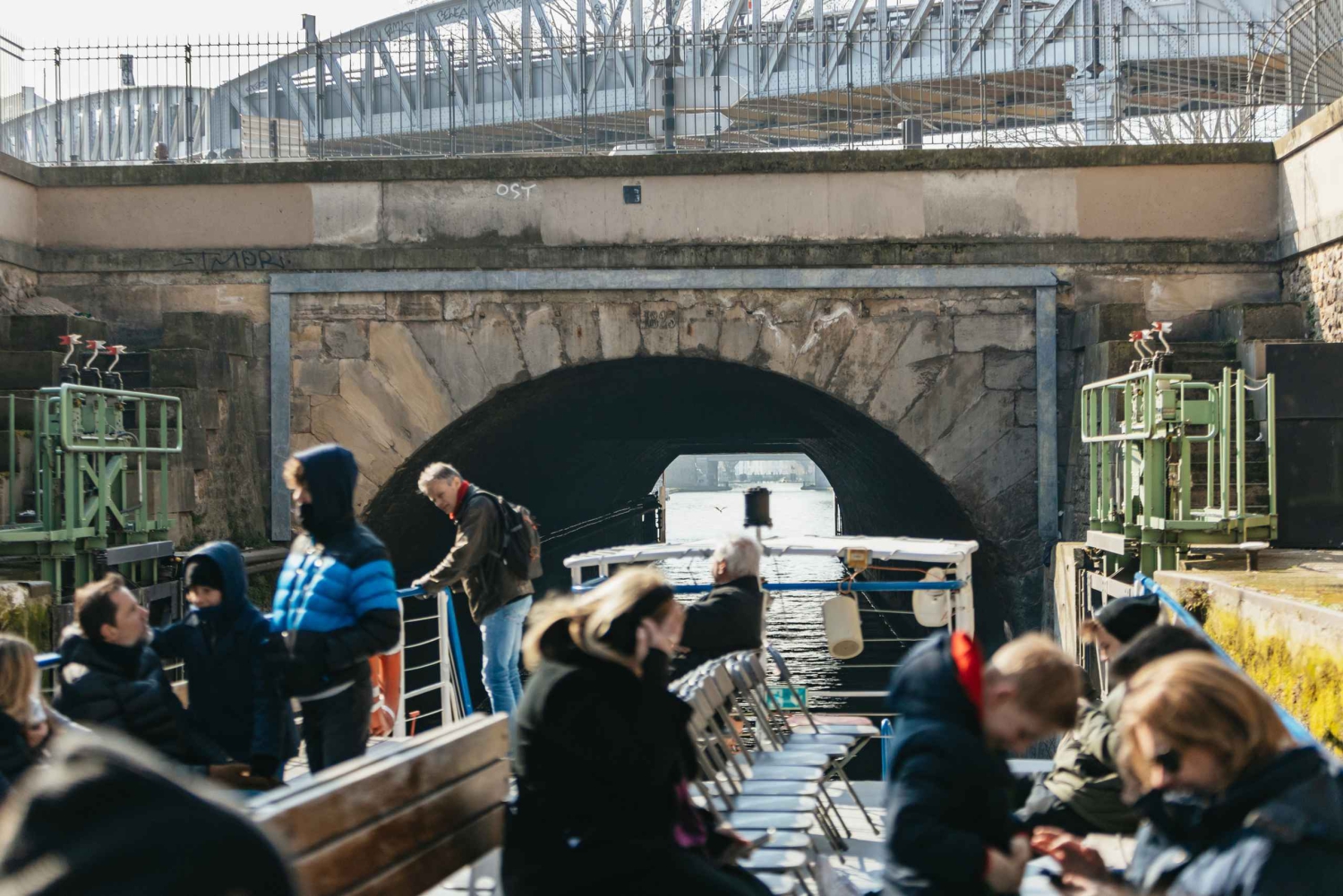 Paryż: rejs po kanale Saint-Martin i Sekwanie