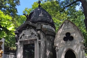 Parigi: tour a piedi personalizzato del cimitero di Père Lachaise