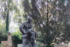 Parigi: tour a piedi personalizzato del cimitero di Père Lachaise