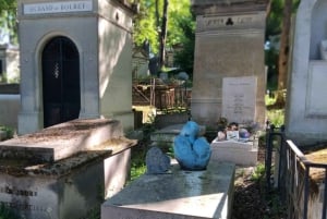 Parigi: tour a piedi personalizzato del cimitero di Père Lachaise