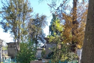 Parigi: tour a piedi personalizzato del cimitero di Père Lachaise