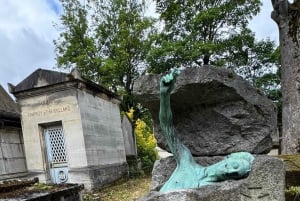 Parigi: tour a piedi personalizzato del cimitero di Père Lachaise