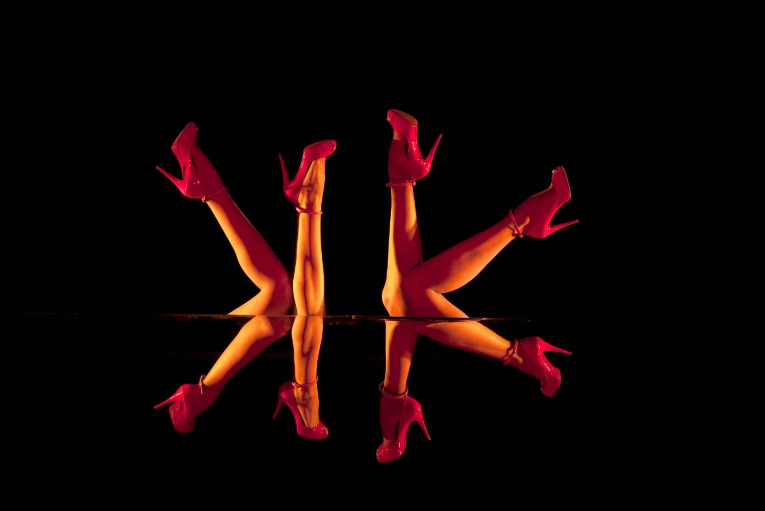 Paris: Middag på Ginger Restaurant & Show på Crazy Horse