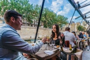 Paris: 3-Course-Dinner Cruise on the Seine with live music