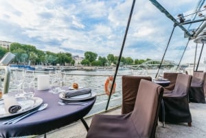 Paris: 3-Course-Dinner Cruise on the Seine with live music