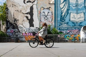 Paris : E-bike rental in Le Marais (City Center)