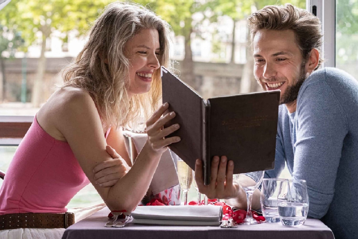 Pariisi: Varhaisillallinen risteily Seine-joella