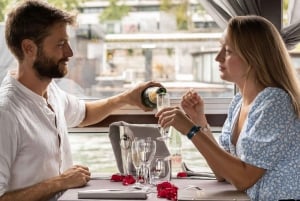 Paris: Early Evening Dinner Cruise on the River Seine