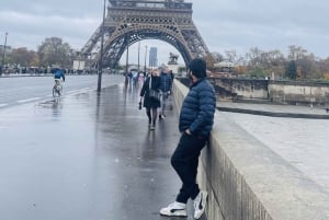 Paris: Eiffelturm-Ticket für die 2. Ebene mit Aufzug & Gastgeber